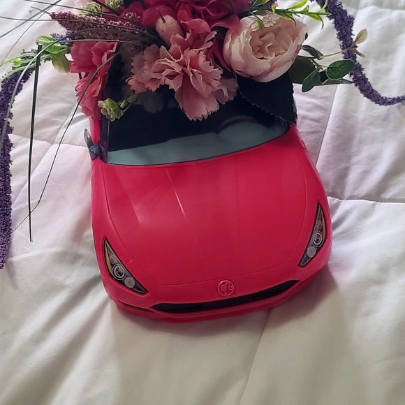 BARBIE CAR CENTERPIECE - Picture 14 of 14